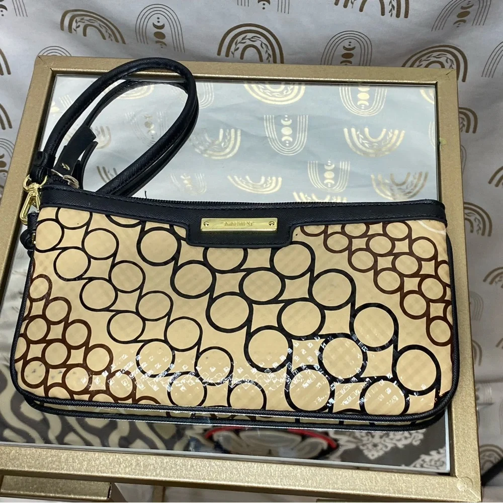 Nine West Black and Brown Circle Pattern Wristlet
